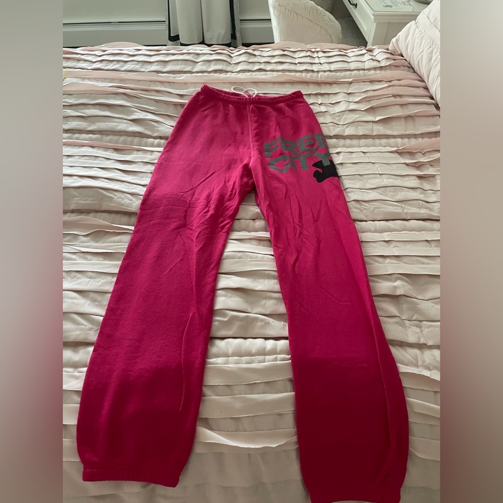 Free city dark pink sweatpants
